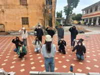 SINH VIÊN KHOA DU LỊCH VÀ NGOẠI NGỮ TÍCH CỰC LUYỆN TẬP CHO CUỘC THI "VIBES - NHỊP ĐIỆU 20/11”