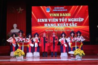 TÂN CỬ NHÂN KHOA DU LỊCH VÀ NGOẠI NGỮ – TỰ TIN BƯỚC VÀO HÀNH TRÌNH MỚI