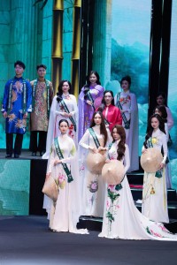 SINH VIÊN KHOA DU LỊCH VÀ NGOẠI NGỮ TỎA SÁNG TẠI ĐÊM CHUNG KẾT “NÉT ĐẸP THANH LỊCH HẢI PHÒNG” NĂM 2026